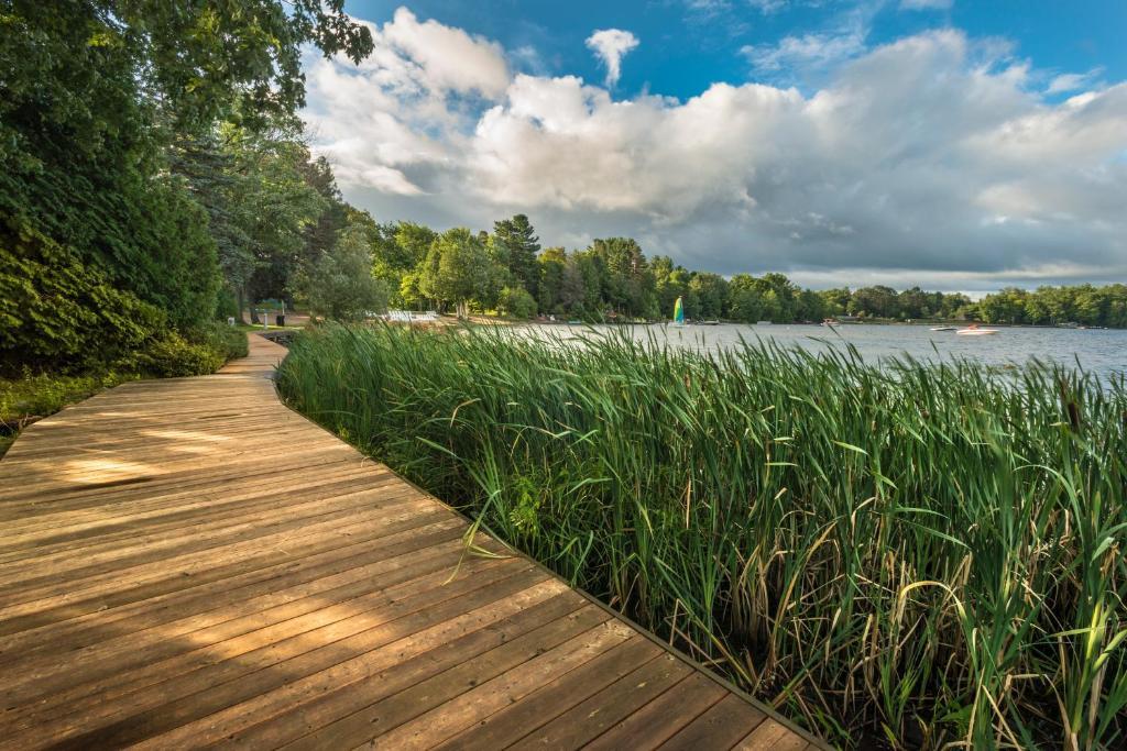 Taboo Muskoka Hotell Gravenhurst Exteriör bild
