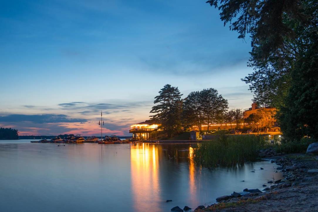 Taboo Muskoka Hotell Gravenhurst Exteriör bild